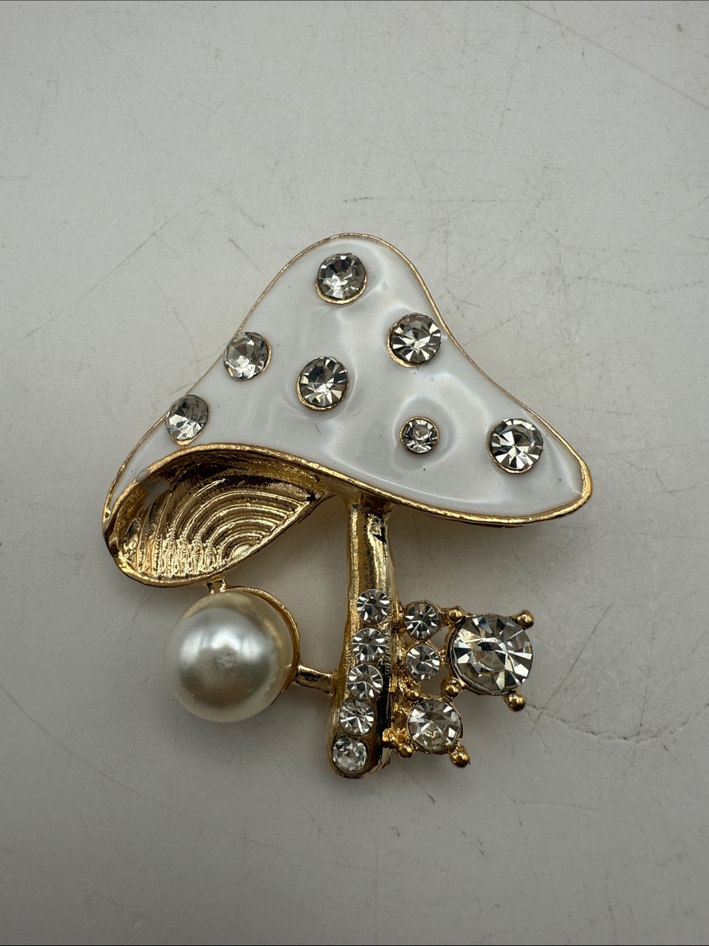 *SALE* FASHION BROOCH - White Mushroom